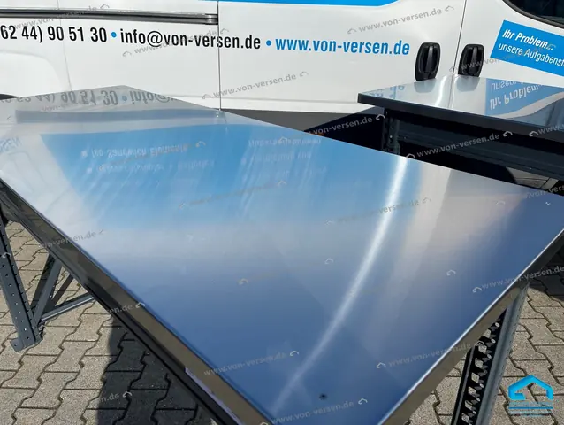 Schwerlasttisch mit Stahlauflage für den industriellen Einsatz – Projektansicht 6