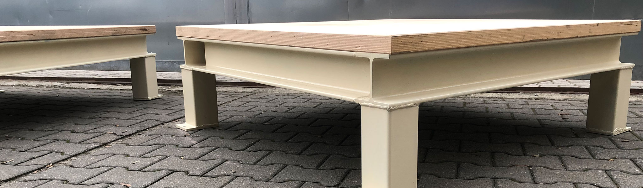 Massiver Schwerlasttisch aus Stahl